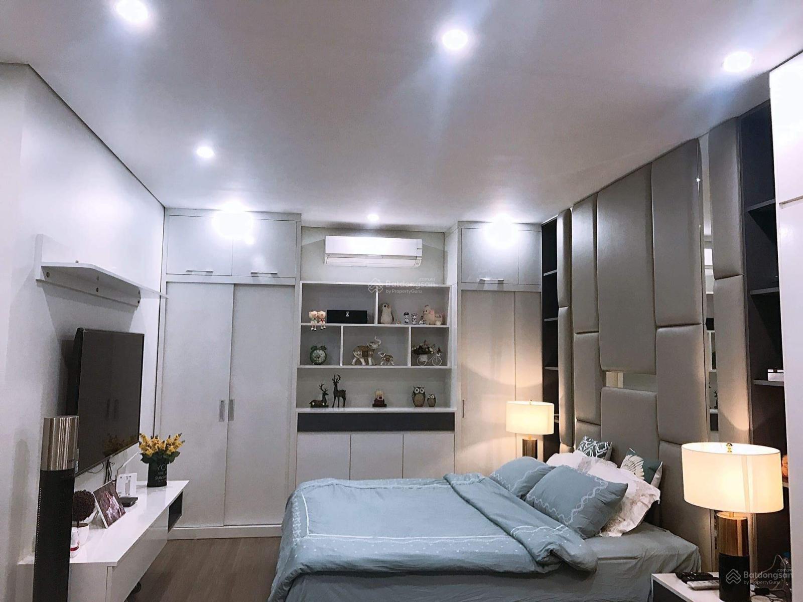Tôi bán rất gấp căn 3PN DT 116m2 toà 18T2 Hoàng Đạo Thuý, giá 8 tỷ bao phí, LH 0932 392 ***