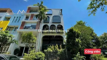 Bán biệt thự song lập Phú Mỹ Hưng liền kề công viên - Giá 46 tỷ