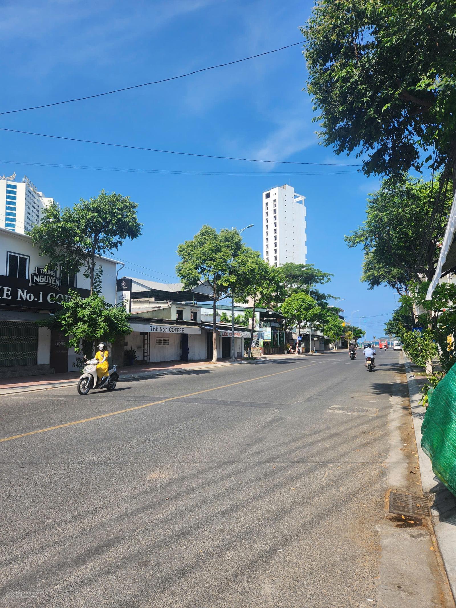 Cần bán nhà đường Dương Hiến Quyền ngang 7m cách biển chỉ 1 dãy nhà