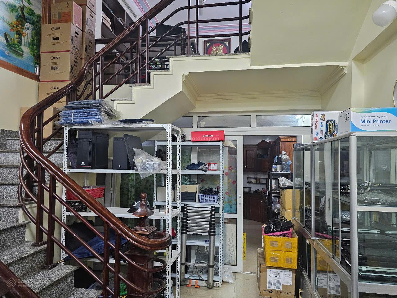Bán gấp nhà 4 tầng, mặt phố đường Hùng Vương, P. Đồng Tâm, Vĩnh Phúc 96m2, 5PN, 3WC, giá cực tốt Bán gấp nhà 4 tầng, mặt phố đường Hùng Vương, P. Đồng Tâm, Vĩnh Phúc 96m2, 5PN, 3WC, giá cực tốt