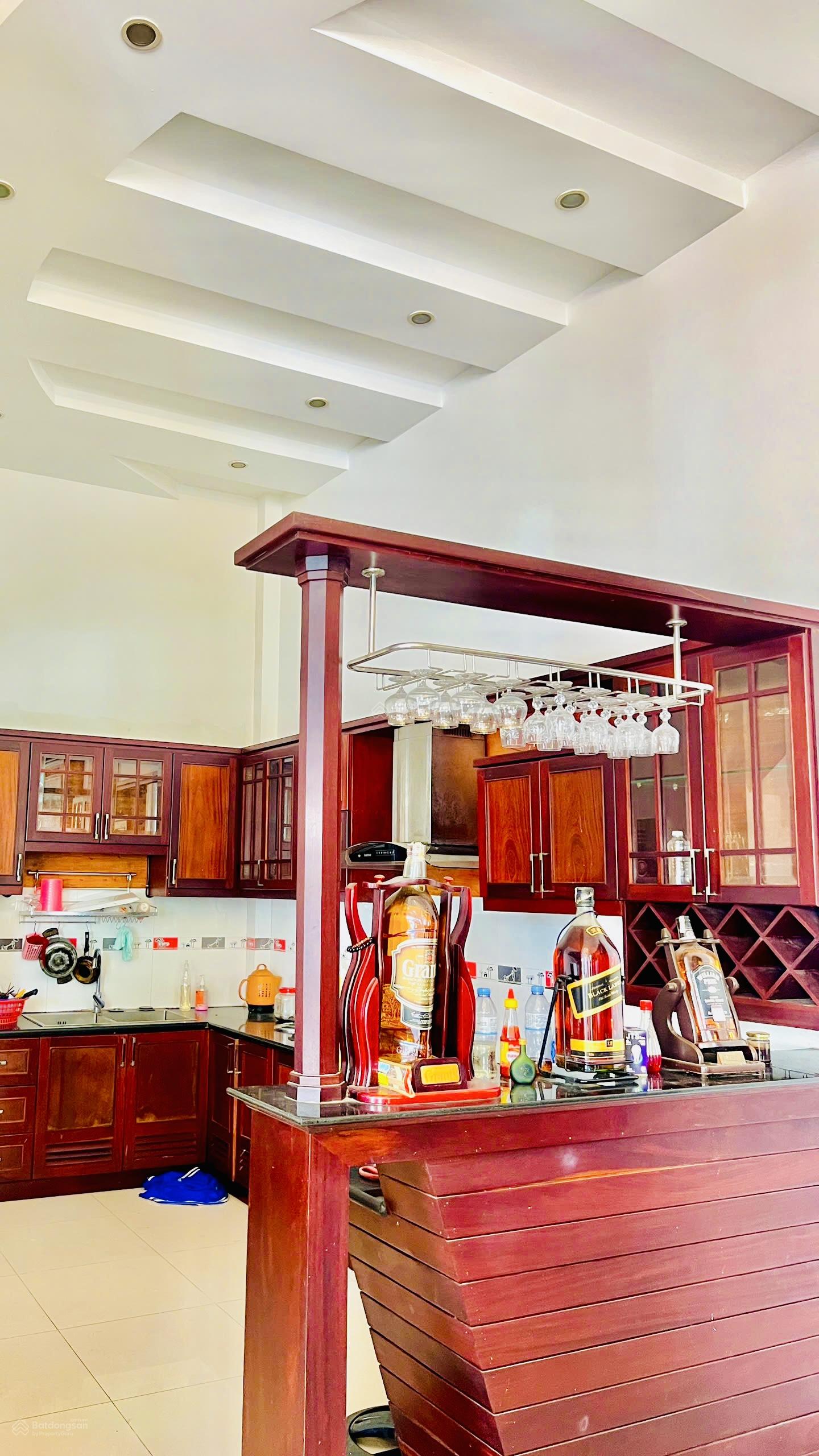 Bán biệt thự mặt tiền đường Phường 2, sát biển bãi Sau TP.VT giá cực tốt 25 tỷ TL mạnh