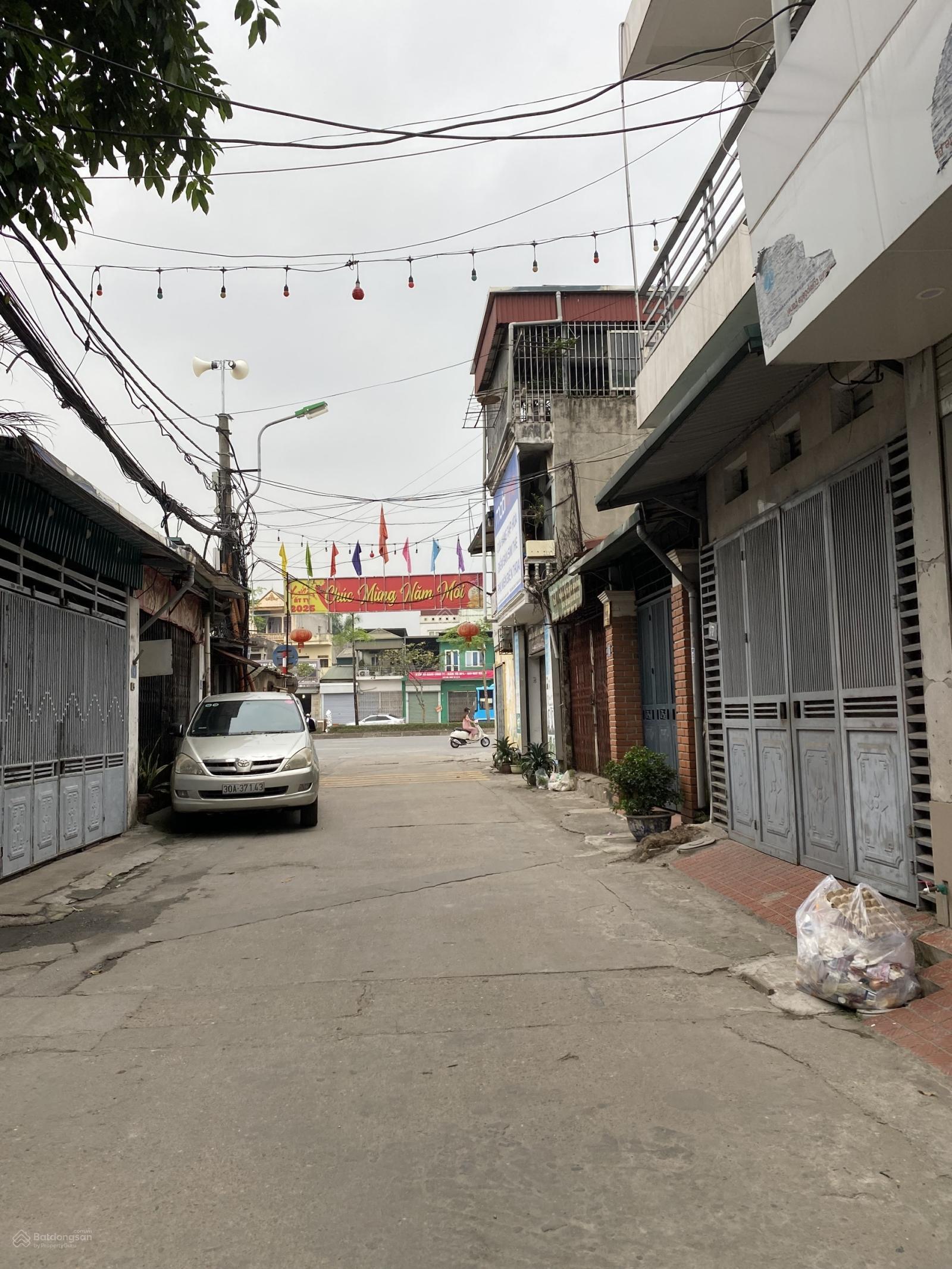 Cho thuê nhà 90m2 x 3 tầng tại ngõ 332 đường Ngô Gia Tự, quận Long Biên, Hà Nội
