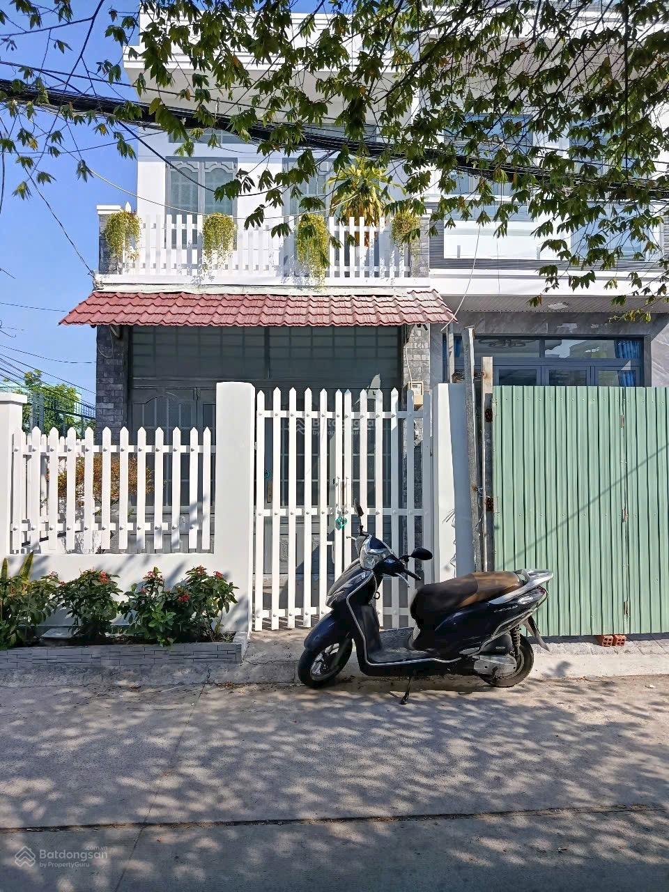 Bán gấp nhà đẹp 2 tầng 4x15.5m, giá 4.8 tỷ, mặt tiền hẻm xe hơi Huỳnh Tấn Phát, vị trí kinh doanh