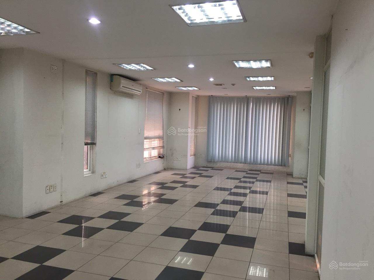 Cho thuê cả nhà phố Trần Duy Hưng, Cầu Giấy, Hà Nội, DT 70m2 x 5,5 tầng, TM, giá 70tr/tháng