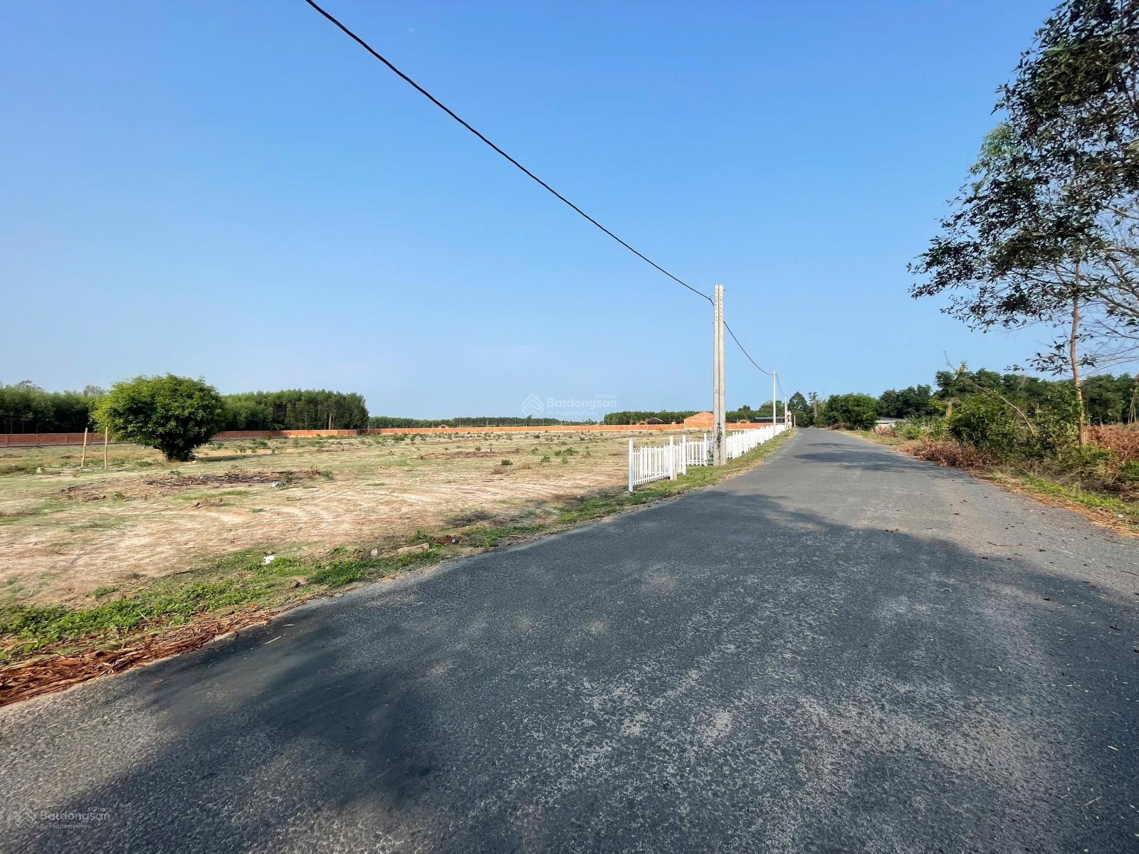 Chính chủ bán lỗ 1.180m2. Đối diện sân bay Lộc An Hồ Tràm. Ra biển Lộc An 3km. Giá ngộp: 2.7tr/m2