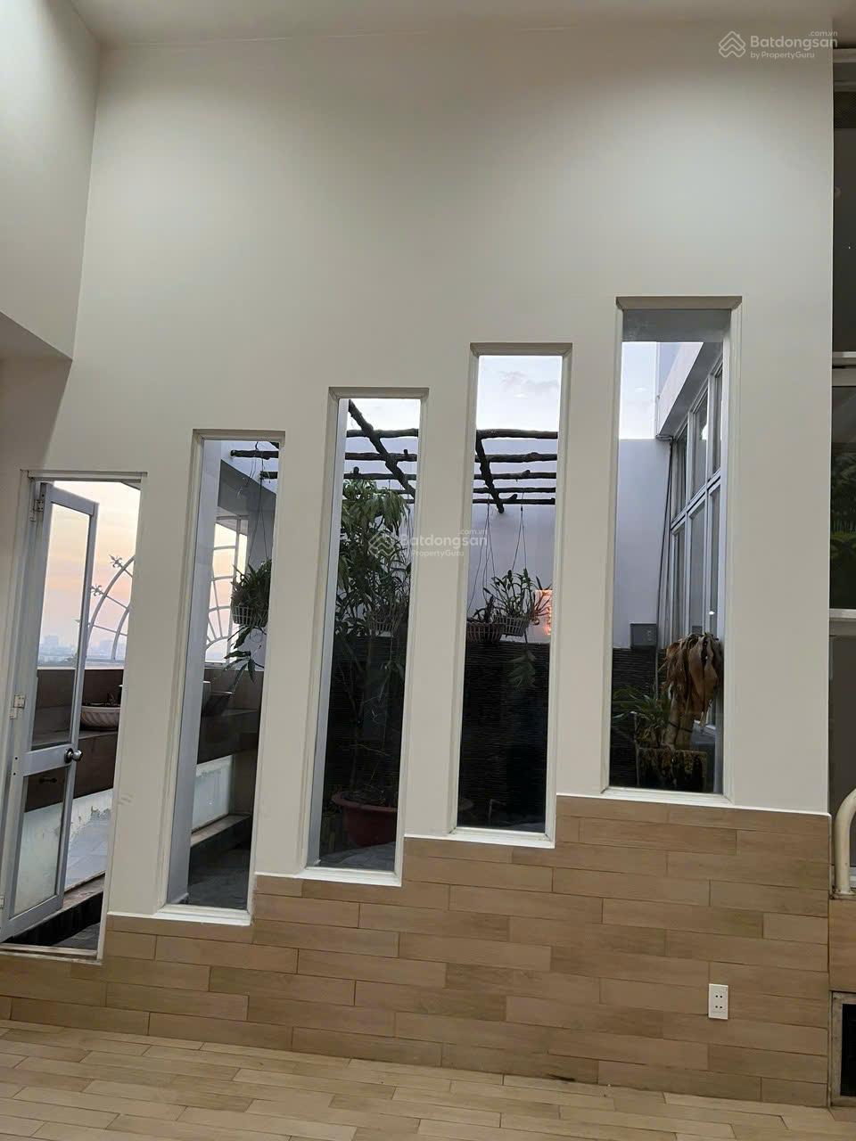 Cần bán căn hộ Penthouse Hoàng Tháp Plaza, 300m2, 5PN - Hàng hiếm, ở ngay | LH 0348 182 ***