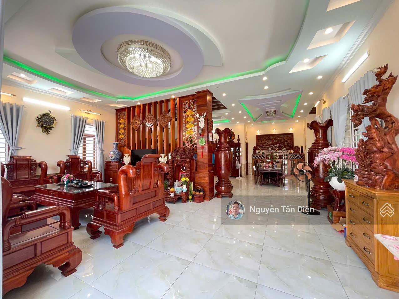 Biệt thự Tân Bình Dĩ An 2 mặt tiền 306m2 (16x20m) chỉ 20tỷ thương lượng