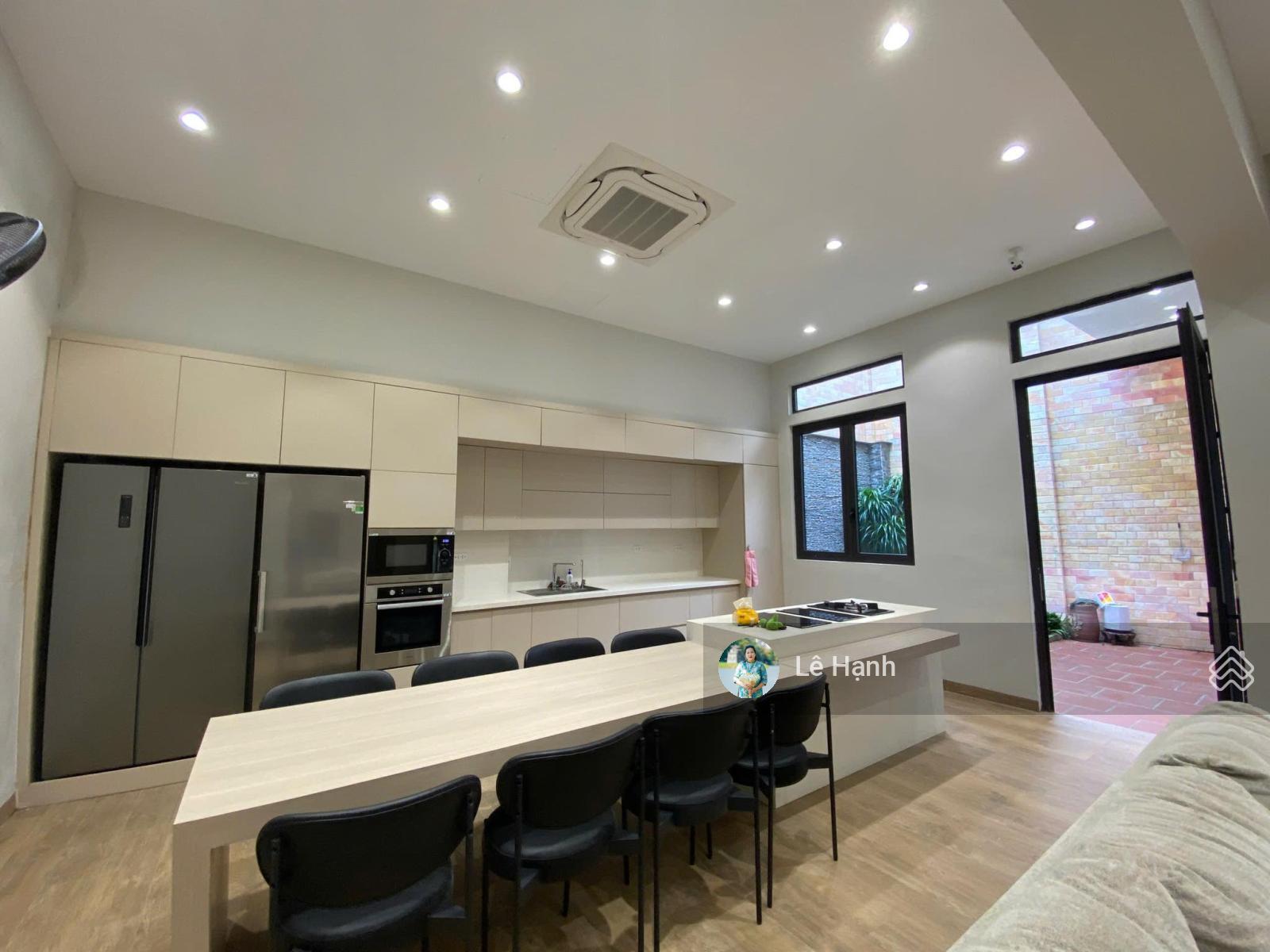 Bán liền kề Làng Việt Kiều Châu Âu, Mỗ Lao, kinh doanh, nhà đẹp ở ngay, 88m2 giá chỉ 27 tỷ