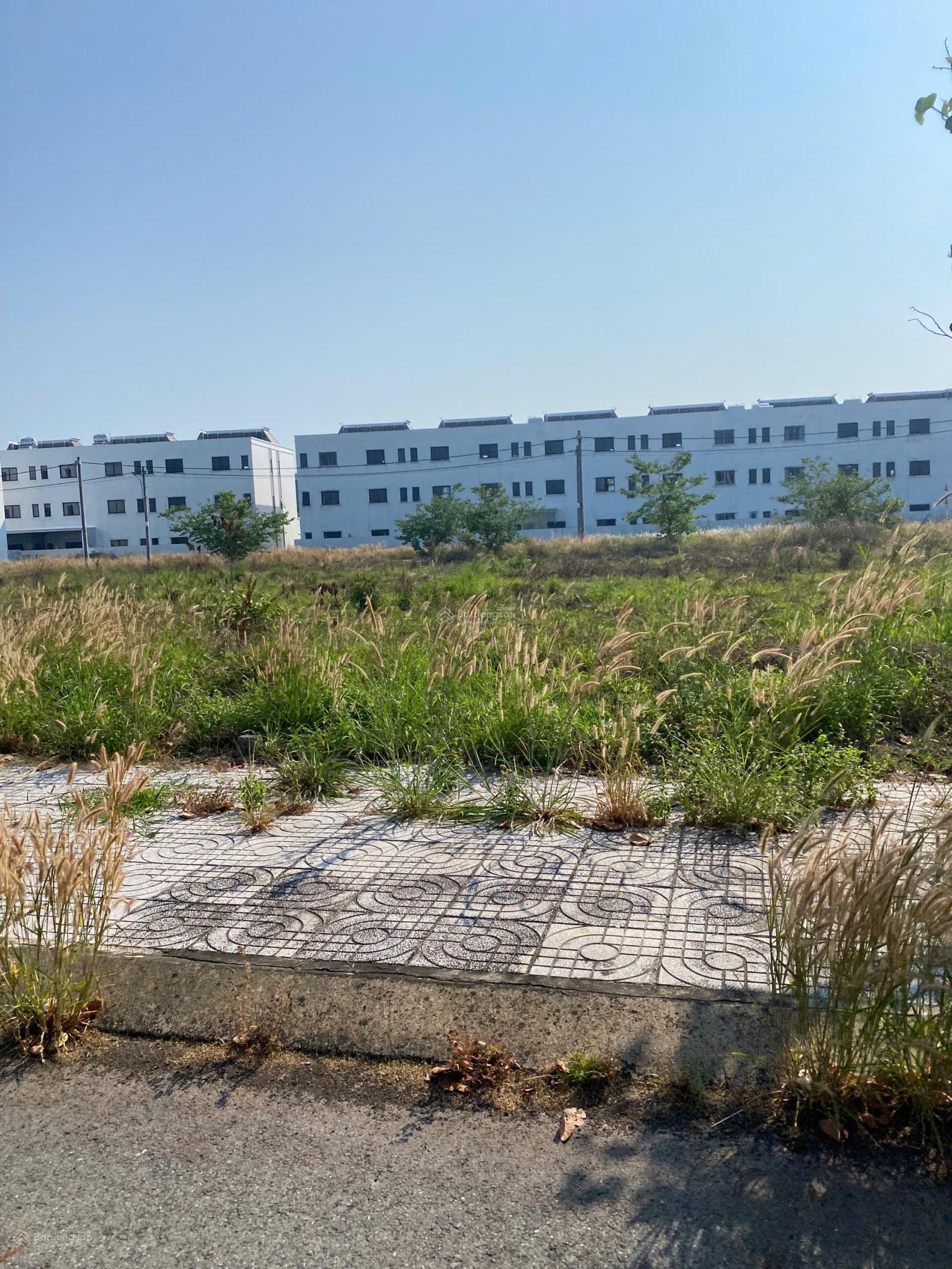 Cần tiền. Bán gấp nền đất 75m2 giá 600 triệu