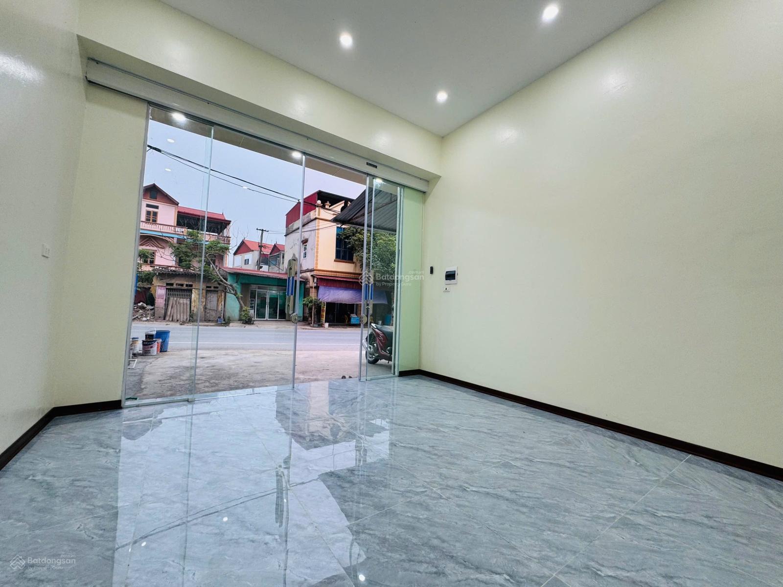 Chính chủ cần tiền bán gấp nhà 3 tầng mới tại mặt đường Quốc lộ 38 Phường Hồ, sát KCN Thuận Thành 2 Chính chủ cần tiền bán gấp nhà 3 tầng mới tại mặt đường Quốc lộ 38 Phường Hồ, sát KCN Thuận Thành 2