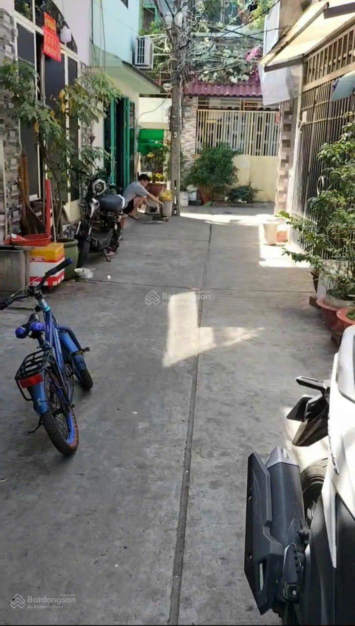 Vị trí thật. Bán nhà ngay khu Kinh Tế Kỹ Thuật Cao - Bình Tân, 1.450tỷ/24m2 cách Aeon Bình Tân 200m