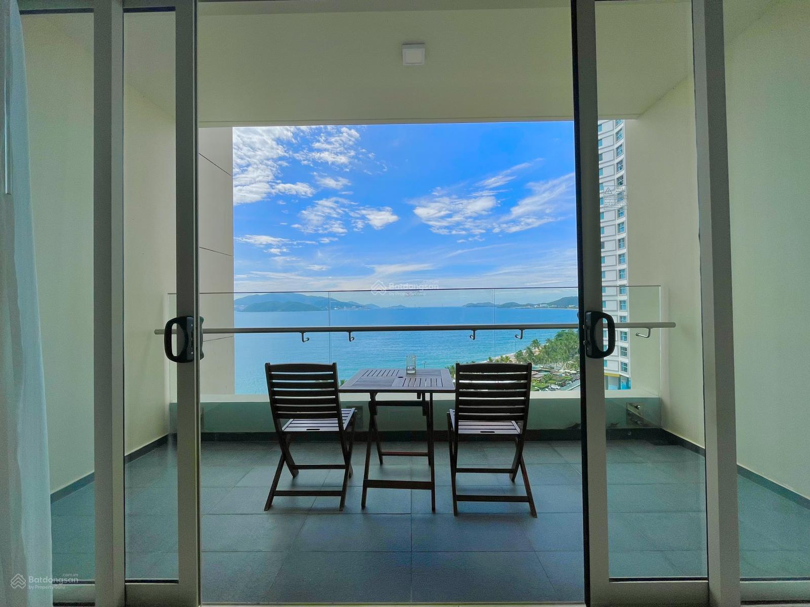 Sẵn căn hộ 2 phòng ngủ view biển thuê tháng The Costa Nha Trang, giá tốt nhất. Sẵn căn hộ 2 phòng ngủ view biển thuê tháng The Costa Nha Trang, giá tốt nhất.