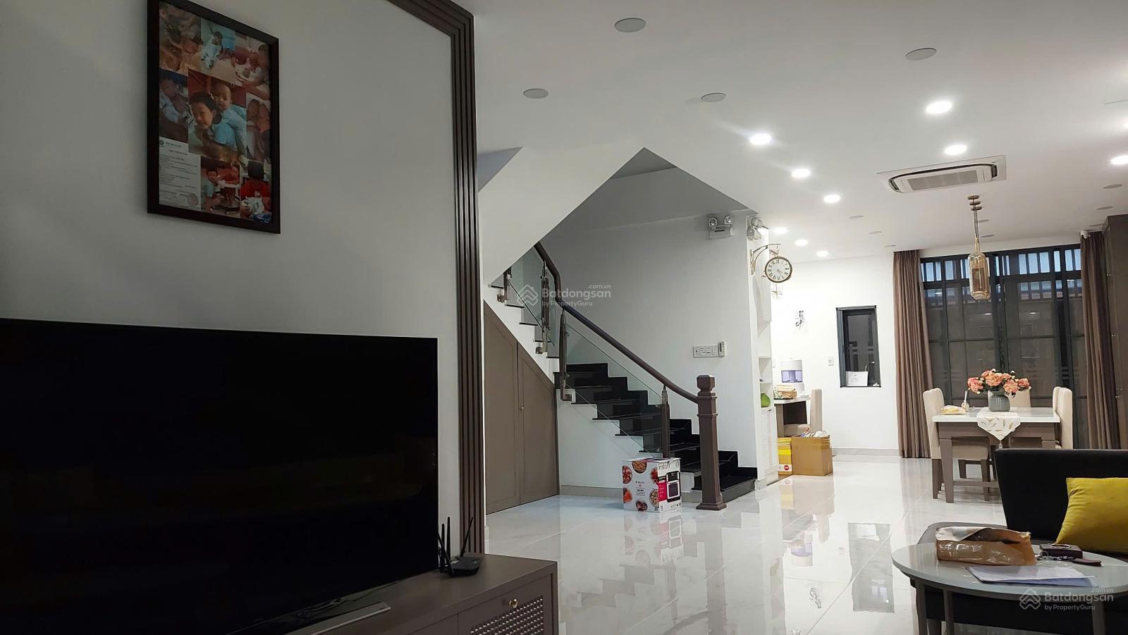 Biệt thự phố Nam Thông 3 Số 3 đường 20, 45,5 tỷ, 126m2, pháp lý đầy đủ, chính chủ