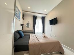 Cần cho thuê CHCC The Harmona căn góc 75m2 2PN 2WC, view đẹp, giá 11tr/tháng. lh: 0906 678 ***