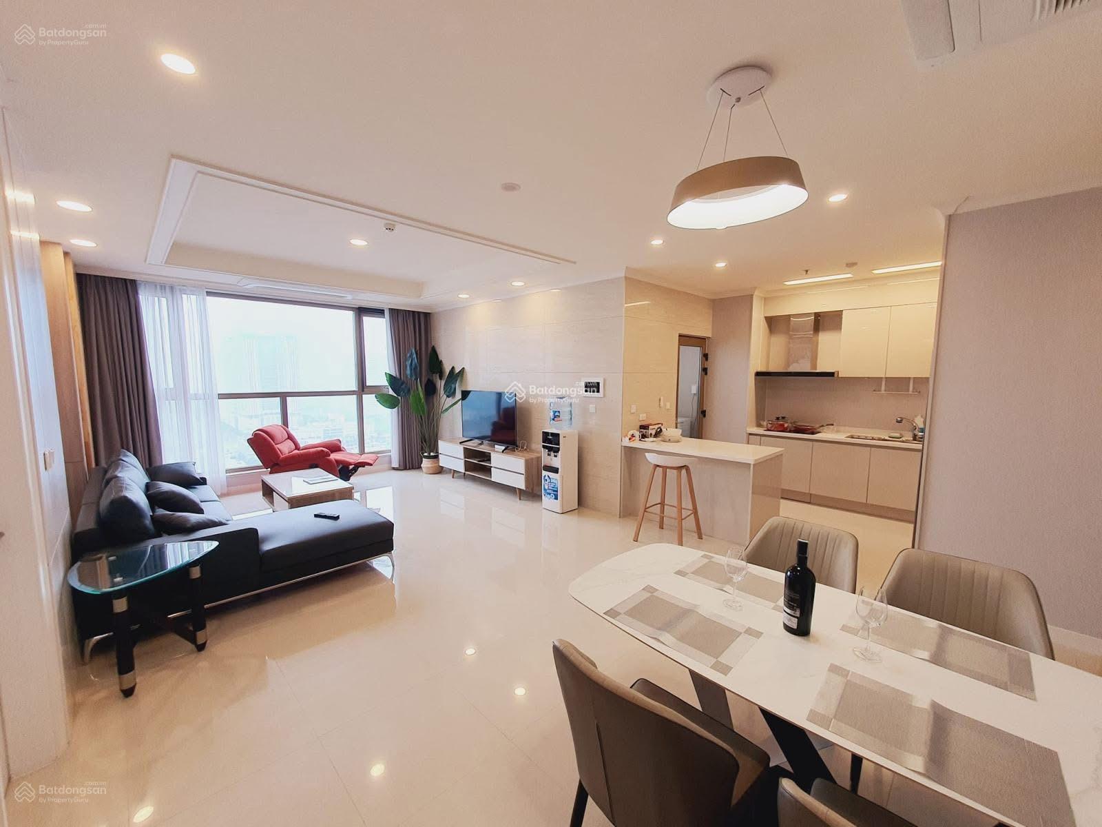 Cần cho thuê nhanh CHCC Sky Center siêu đẹp chỉ 17tr. LH em: 0379 944 *** SDT/Zalo