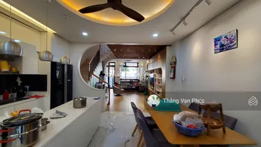 Căn nhà siêu đẹp 5m, full nội thất cao cấp, gần trường học Emasi, 5x21m hầm 4 tầng, sổ hồng riêng