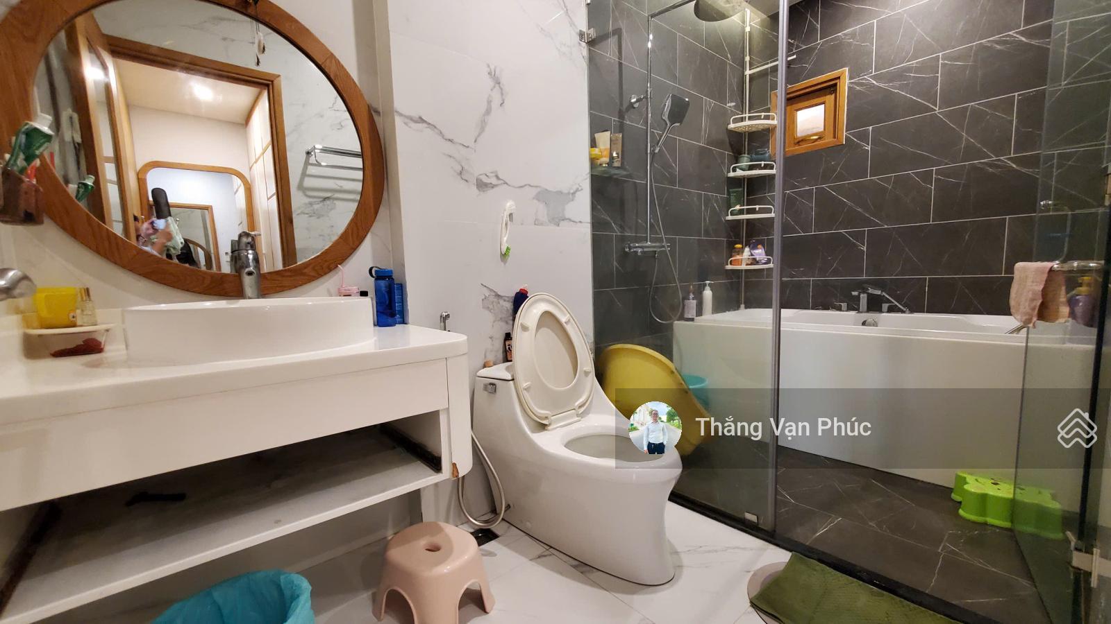 Căn nhà siêu đẹp 5m, full nội thất cao cấp, gần trường học Emasi, 5x21m hầm 4 tầng, sổ hồng riêng