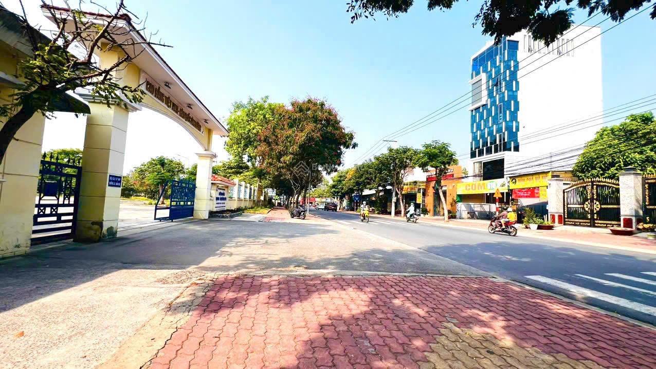 Bán mặt tiền kinh doanh lớn đường Đồng Cây Viết, Phú Mỹ, Thủ Dầu Một đối diện trường Cao đẳng