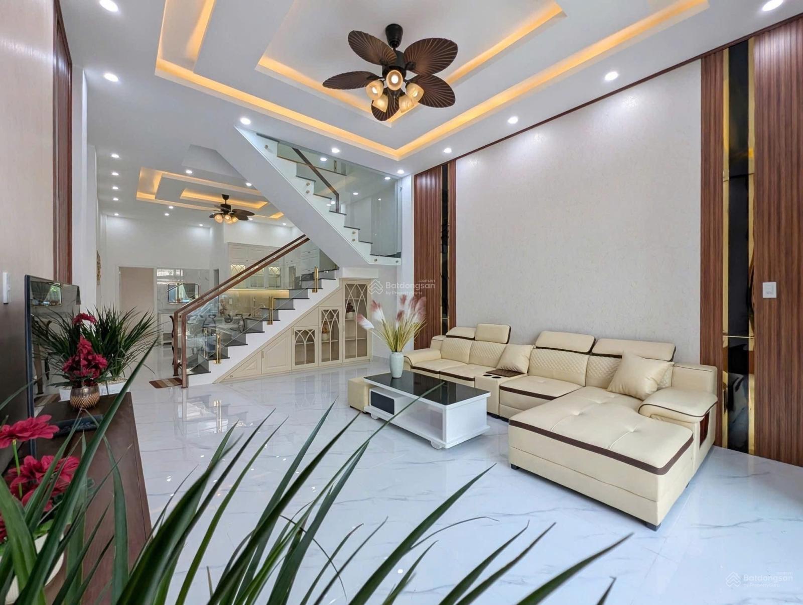 Bán nhà riêng tại Ni Sư Huỳnh Liên, Tân Bình, 57,33m2,GIÁ 3TY270