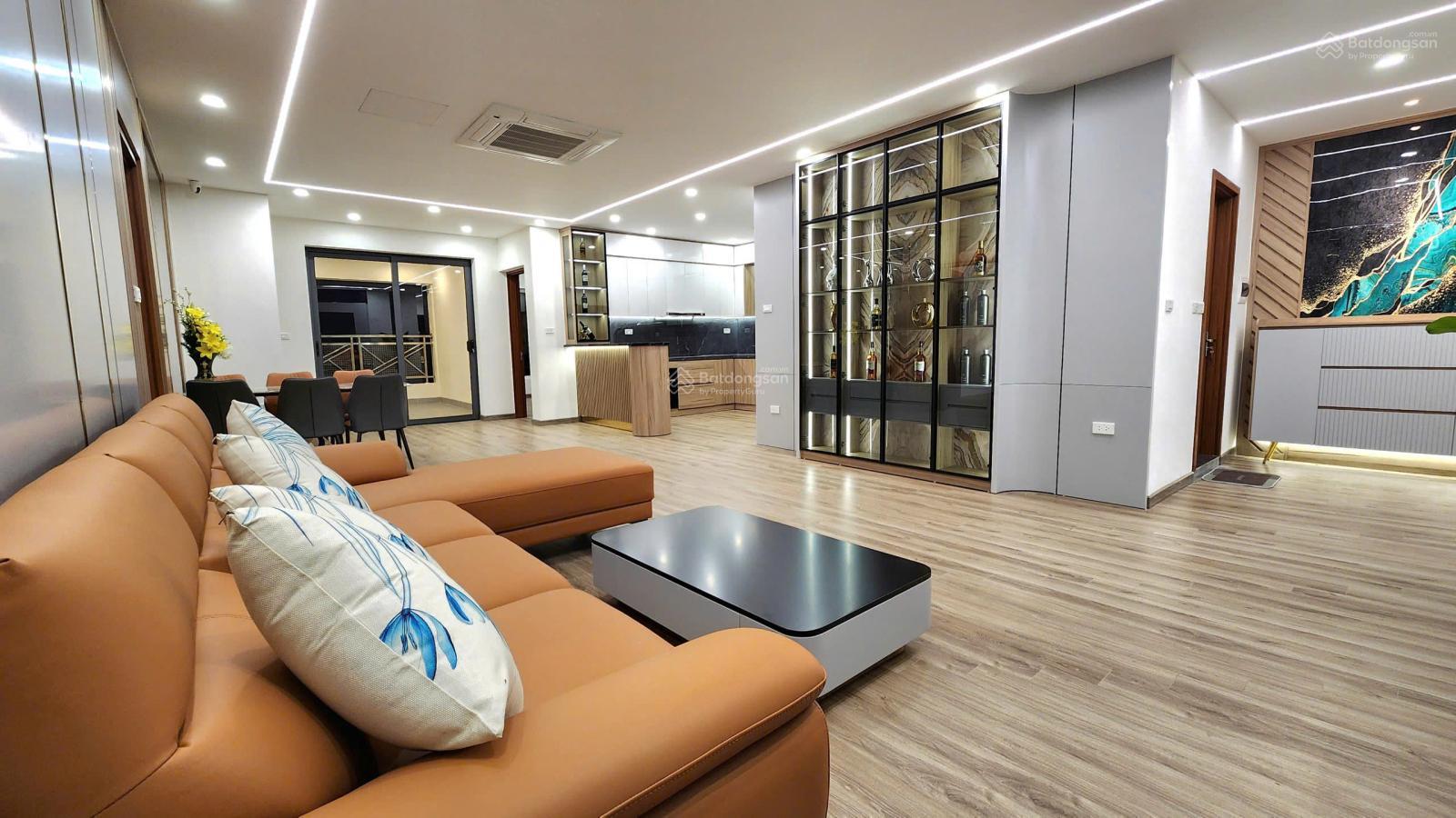 (Ban cơ yếu Chính phủ) Chủ nhà gửi bán căn 3PN. 2WC. DT: 101m2. Tầng: 18. Full nội thất Giá: 8.2 tỷ