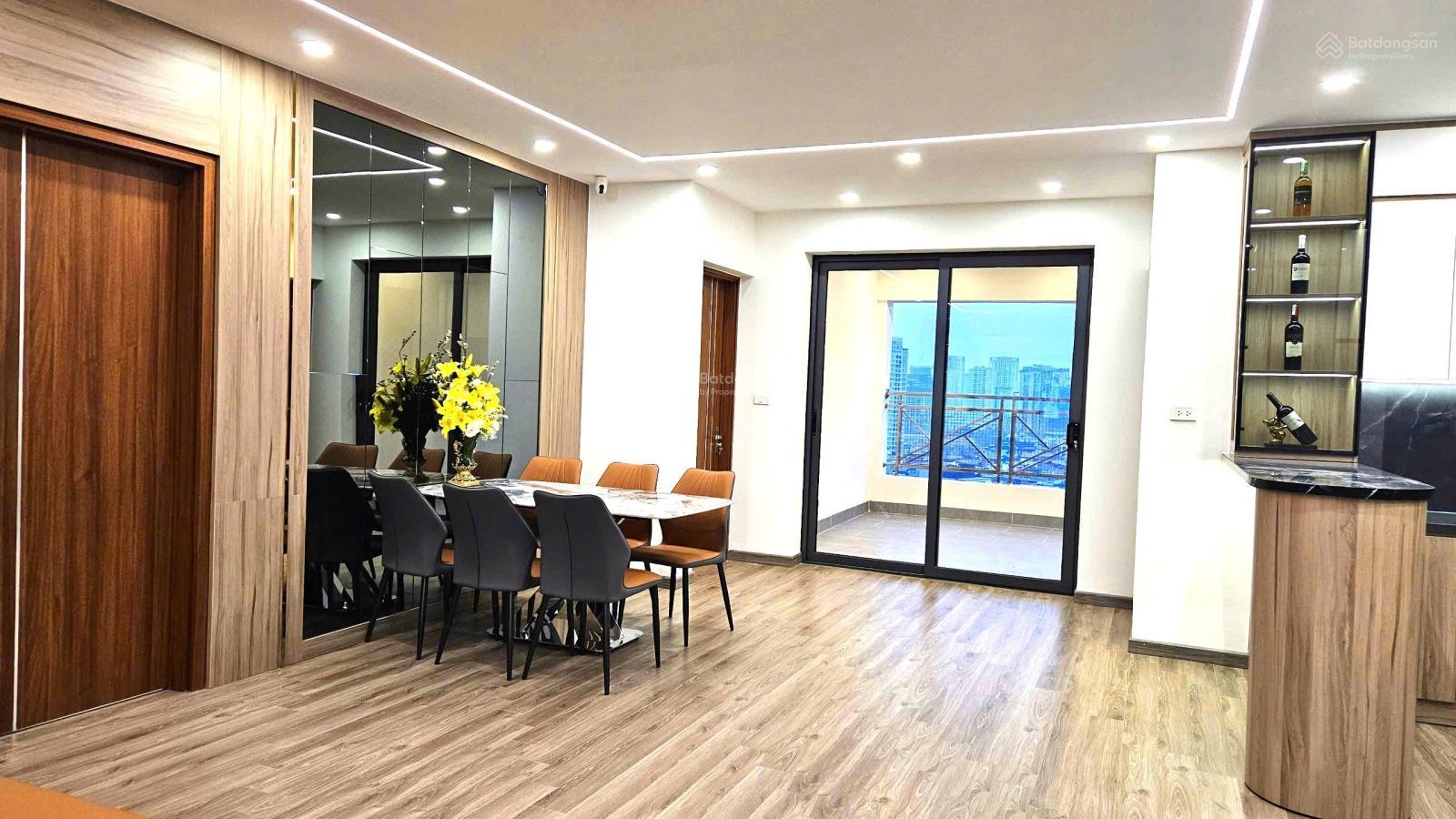 (Ban cơ yếu Chính phủ) Chủ nhà gửi bán căn 3PN. 2WC. DT: 101m2. Tầng: 18. Full nội thất Giá: 8.2 tỷ