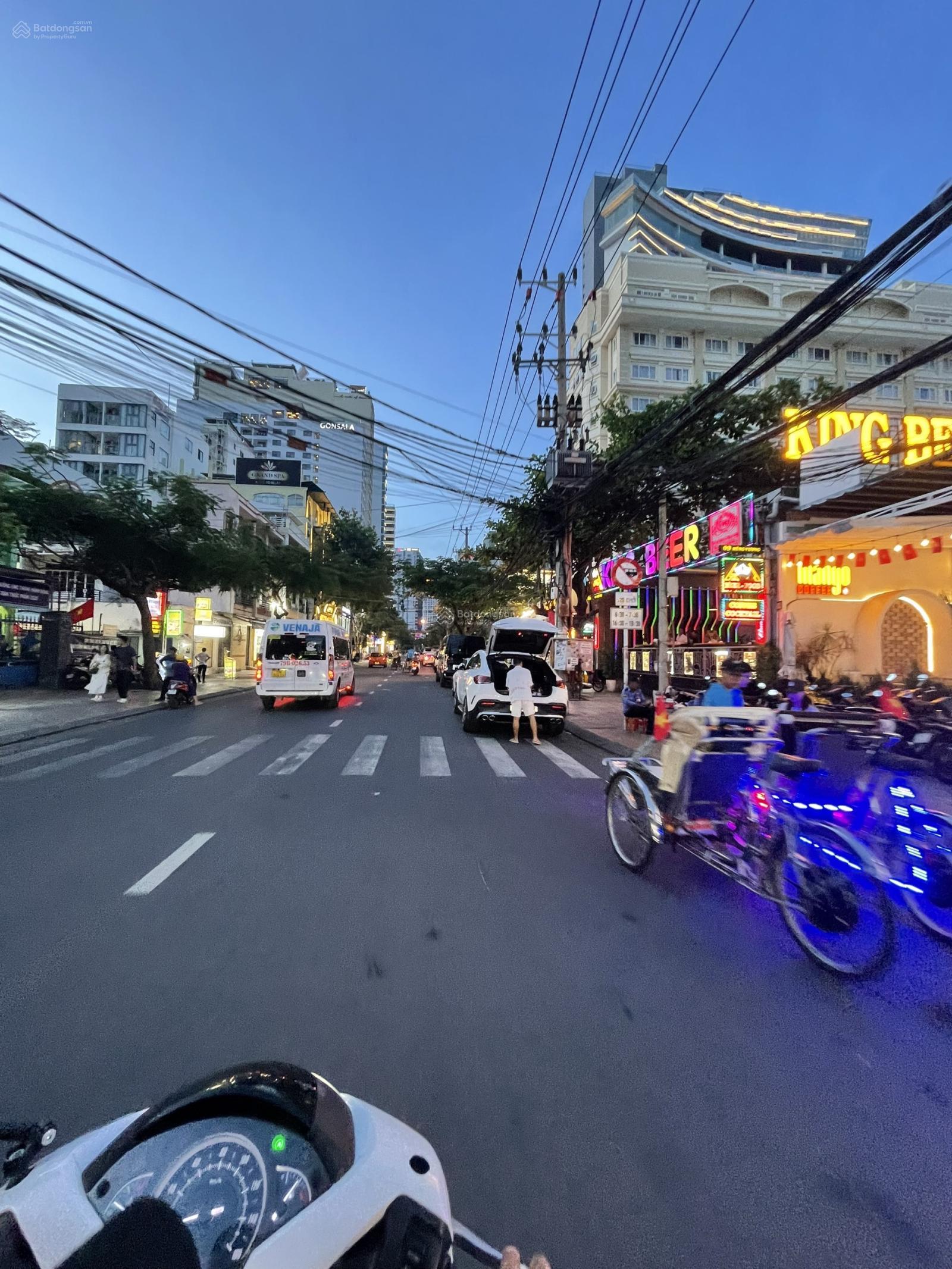 Bán đất hẻm Hùng Vương, Nha Trang, cách Biển 250m, giá rẻ. LH 0977 681 ***