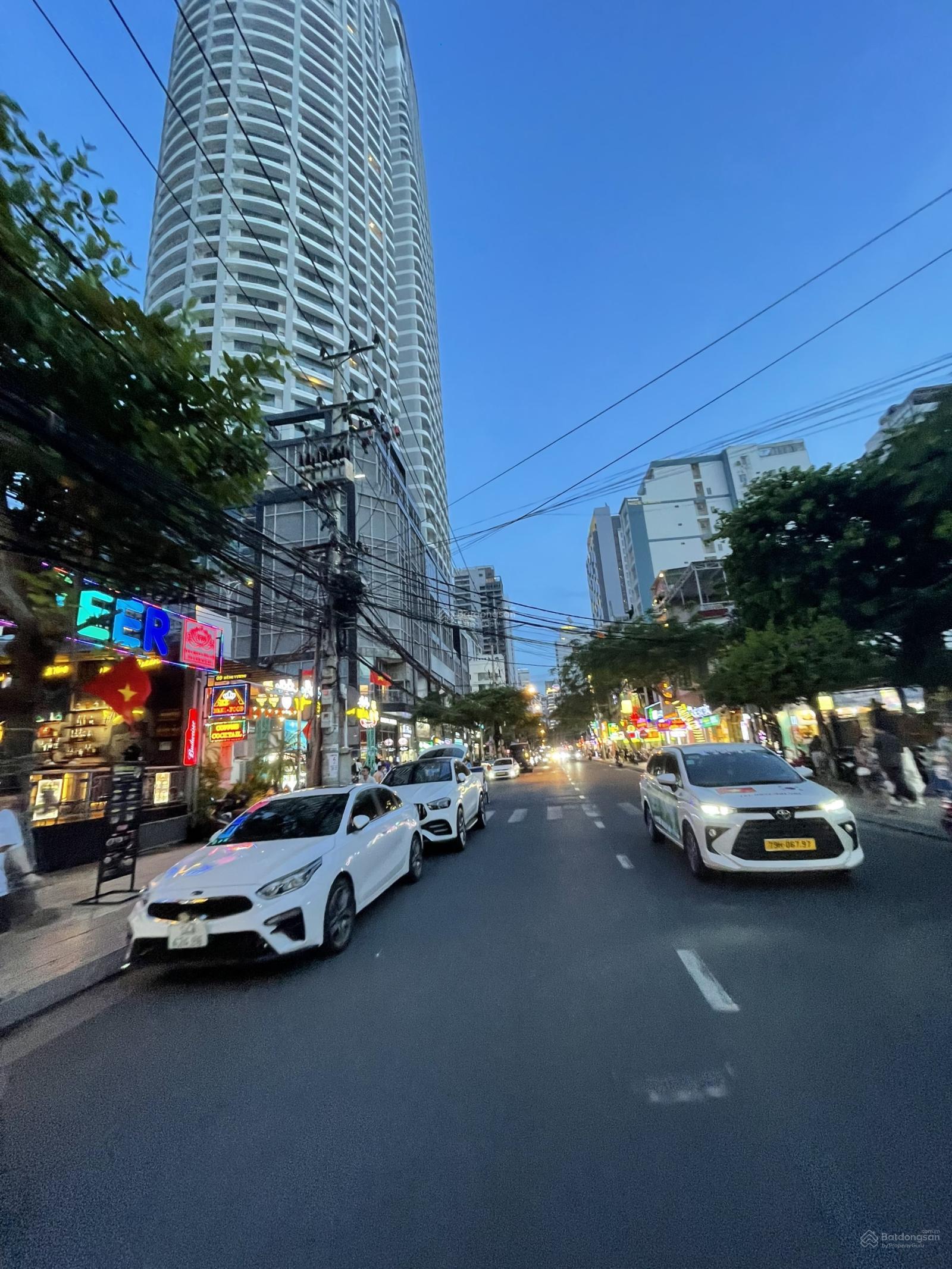 Bán đất hẻm Hùng Vương, Nha Trang, cách Biển 250m, giá rẻ. LH 0977 681 ***
