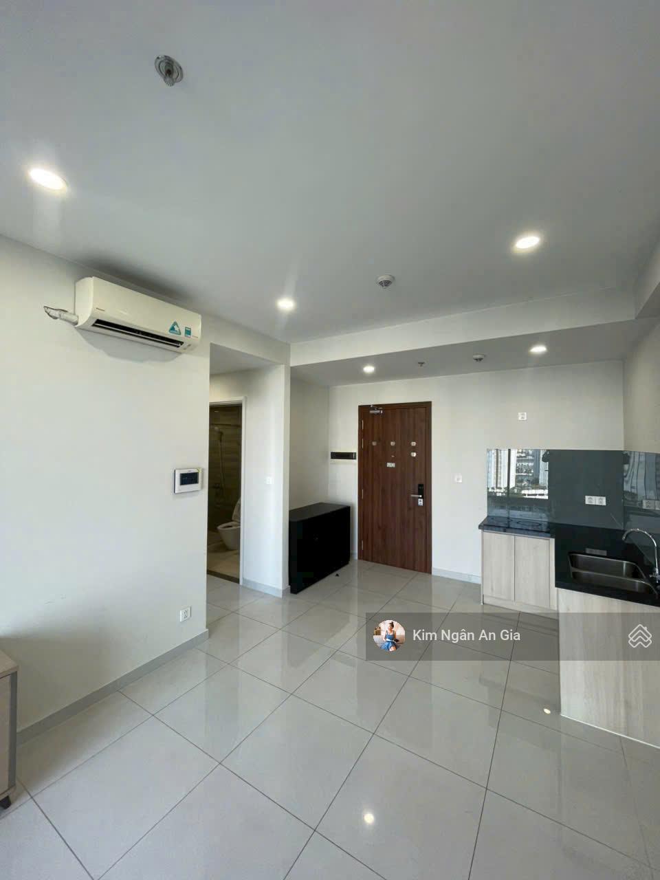 Chính chủ lỗ hơn 380tr, cần ra gấp căn hộ 1 phòng ngủ chỉ 1,78tỷ CC cao cấp The Emerald Golf View
