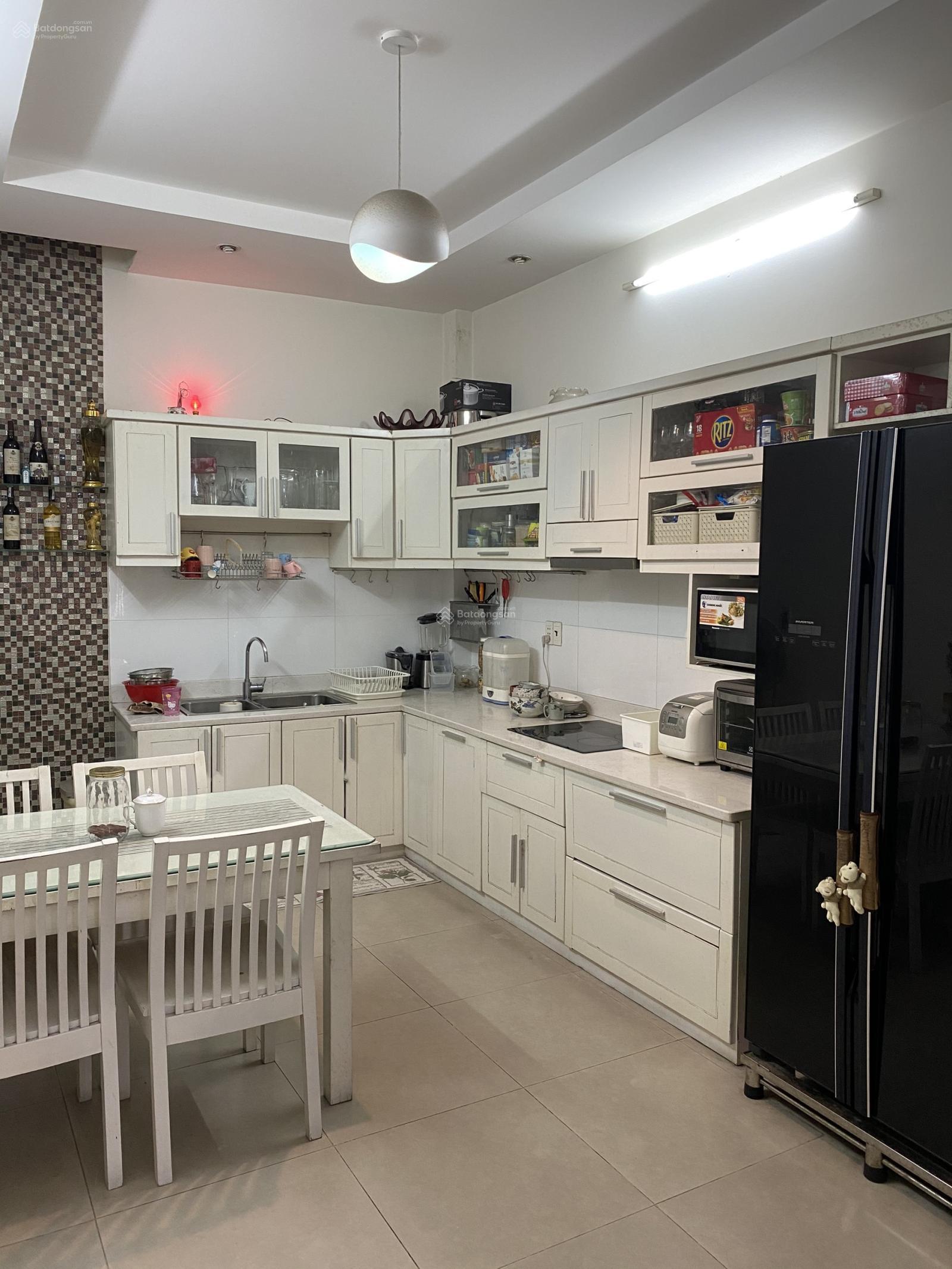 Chính chủ bán nhà MT Hồng Lạc- Lạc Long Quân P10 Tân Bình 3,8*18m 3 lầu st giá 12,5 tỷ