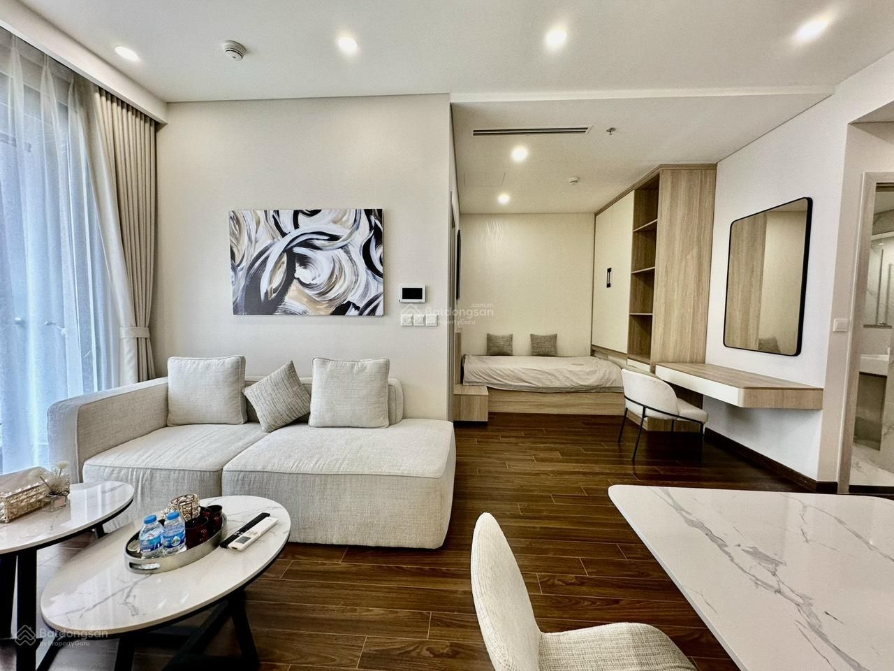 Tôi cần bán gấp căn 1Pn+ 45m giá 2.7 tỷ đầy đủ nội thất toà mới kđt Vinhomes Smart City Tôi cần bán gấp căn 1Pn+ 45m giá 2.7 tỷ đầy đủ nội thất toà mới kđt Vinhomes Smart City