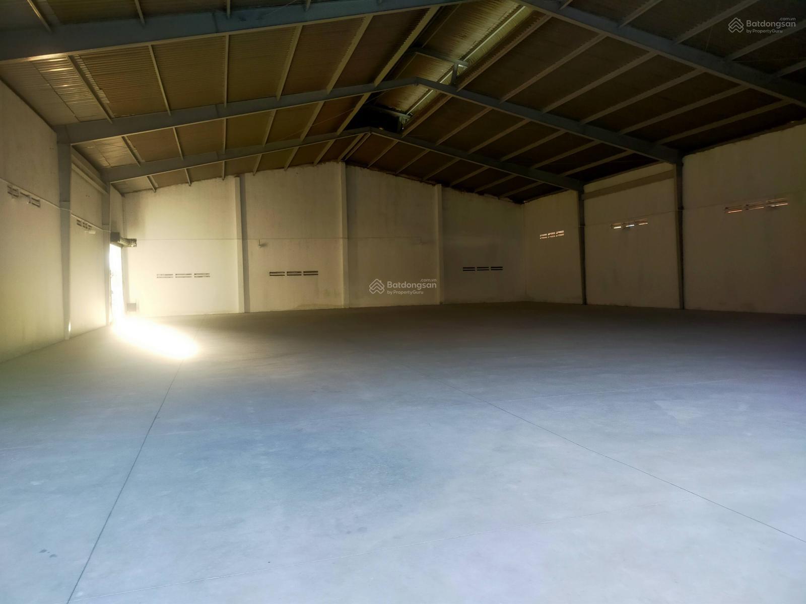 Cho thuê 1000m2 - 65 triệu/th, cont 40f vào OK