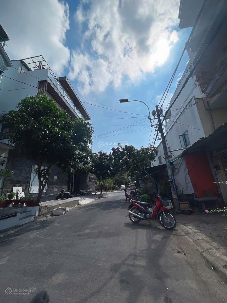 Bán nhà Trần Đại Nghĩa Tân Tạo - hẻm rộng 10m - dòng tiền 50 triệu/th-ngang hiếm 10m-325m2 - 15 tỷ