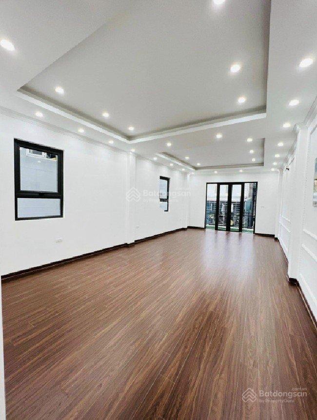 Cho thuê nhanh nhà siêu đẹp ngõ ô tô tại Đội Cấn, DT 70m2 7 tầng, có TM. Giá thuê chỉ 25tr/tháng Cho thuê nhanh nhà siêu đẹp ngõ ô tô tại Đội Cấn, DT 70m2 7 tầng, có TM. Giá thuê chỉ 25tr/tháng