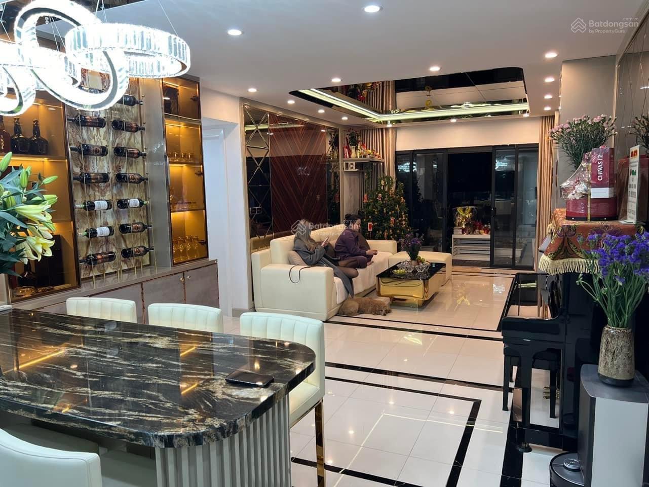 Bán căn hộ siêu đẹp và hiếm tại Legend Tower 109 Nguyễn Tuân 187m2 giá chỉ 18,9 tỷ full nội thất