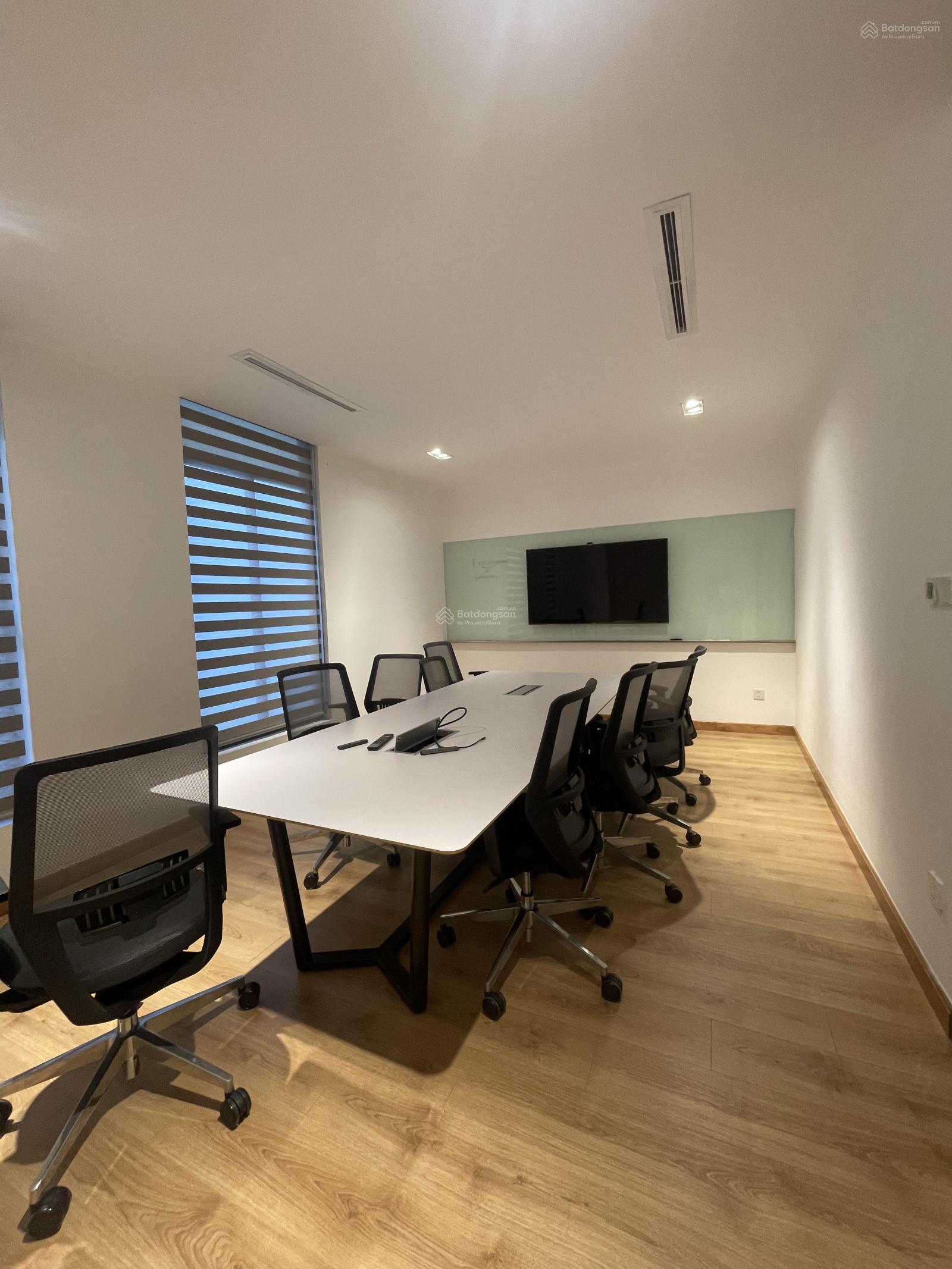 Cho thuê nhà làm văn phòng Cty tại khu Lavila Phước Kiển DT 106m2 2tầng giá 18tr/ tháng