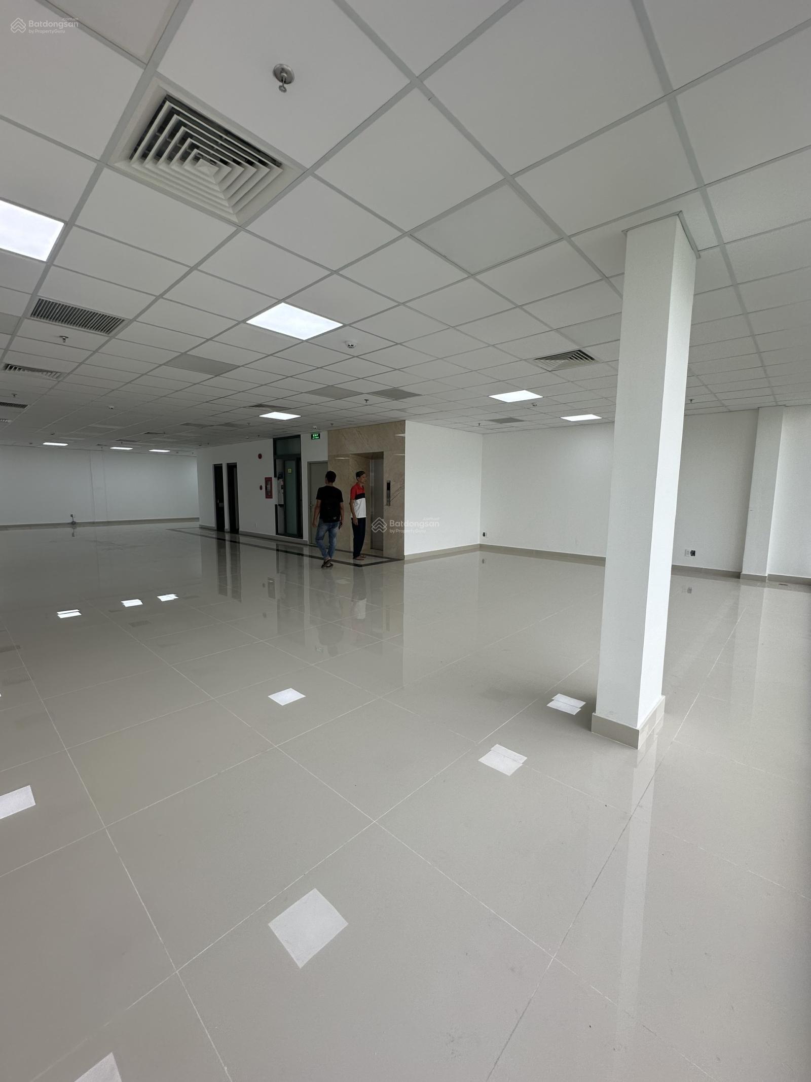 Cần tiền, bán gấp tòa nhà hầm 7 tầng đường Lê Hồng Phong, DT: 14x20m giá chỉ 58 tỷ TL