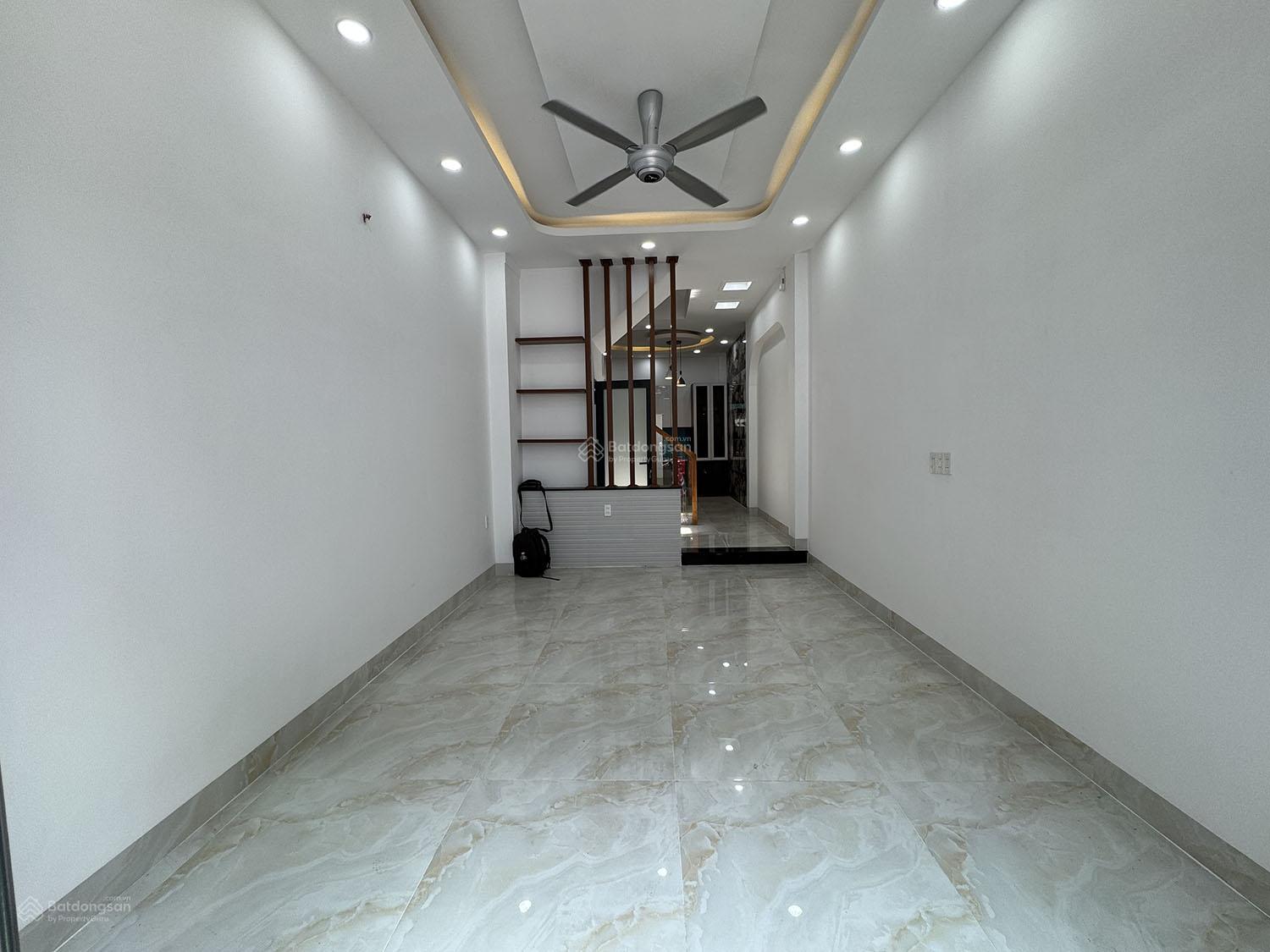 Nhà phố 3 lầu, mới 100% xe hơi đổ cách nhà 10m khu VIP Nguyễn Văn Đậu - Gần Phan Đăng Lưu