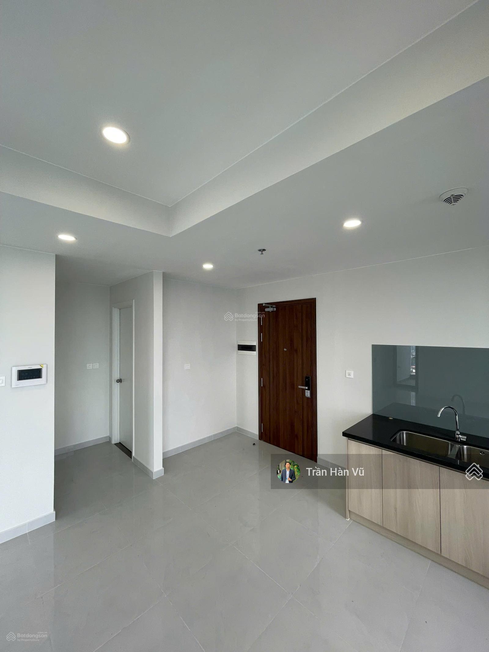 Ngộp - lỗ hơn 400 triệu, bán 2,95 tỷ căn góc 2PN view Landmark 81 - CC Lê Phong. LH: Trần Hàn Vũ