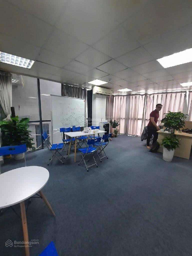 Bán nhà mặt phố cổ Hàng Tre, 101m2 giá chỉ 54 tỷ, dòng tiền cao, vỉa hè kinh doanh sầm uất ngày đêm Bán nhà mặt phố cổ Hàng Tre, 101m2 giá chỉ 54 tỷ, dòng tiền cao, vỉa hè kinh doanh sầm uất ngày đêm