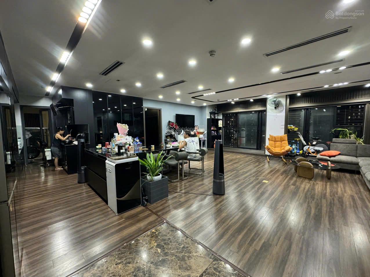 Quỹ căn Hồ Gươm Plaza - Siêu phẩm lô góc, 3 ngủ, tầng trung, 141m2, full nội thất - Giá nét 7.05 tỷ