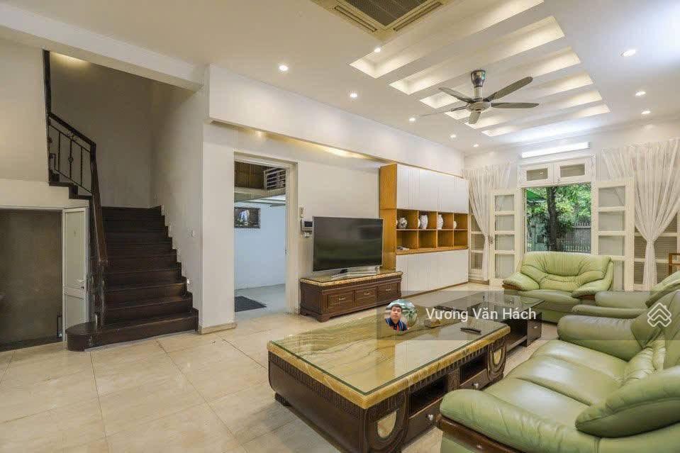 Chính chủ bán biệt thự Ciputra Tây Hồ - nhà đẹp - ở ngay - nội thất nhập khẩu 250m2 nhỉnh 50 tỷ