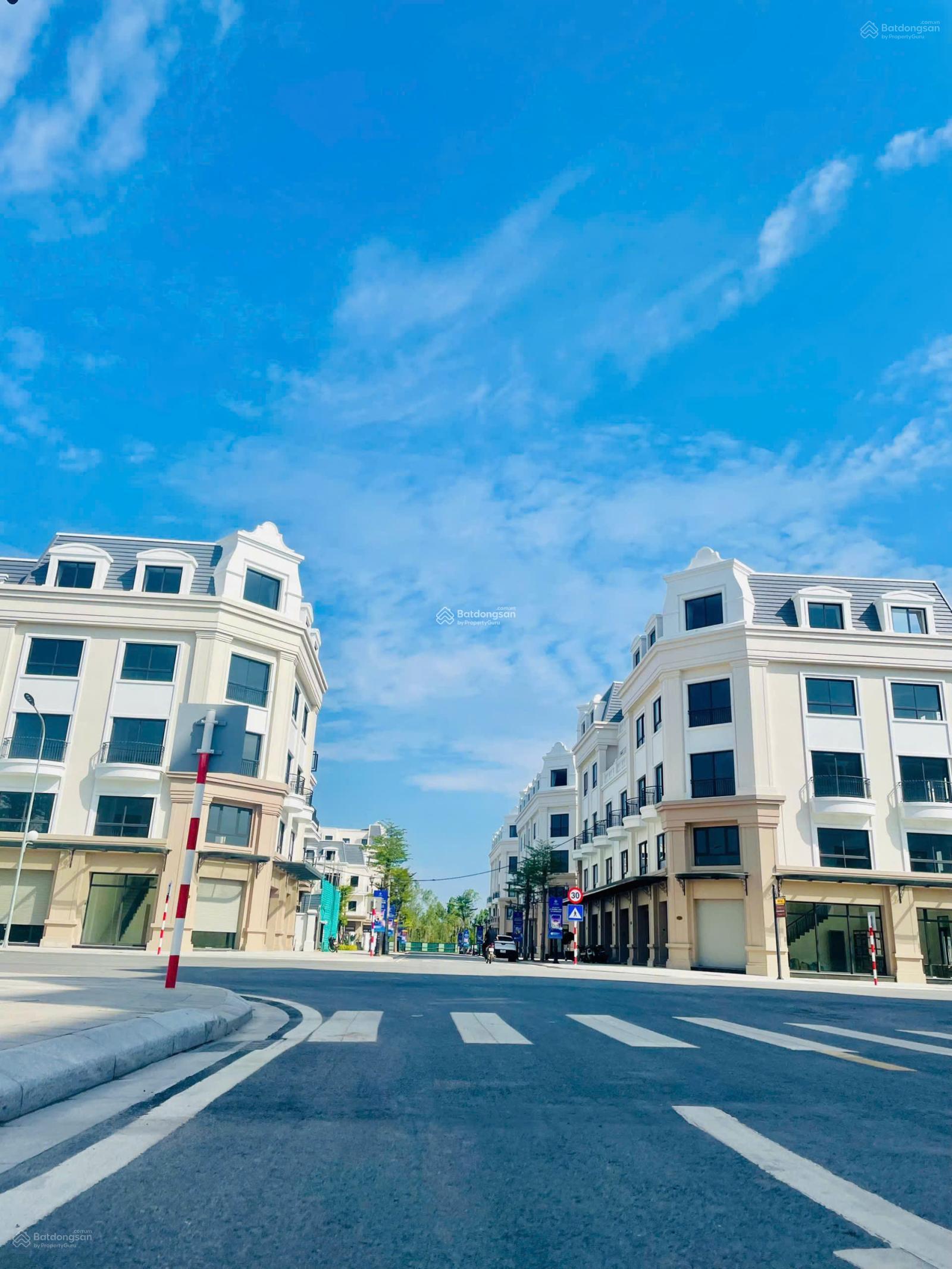Ngoại giao căn 67,5 m2 VIP giá TTS 3,7 tỷ, xây 5 tầng tại Vinhomes Móng Cái, kinh doanh luôn