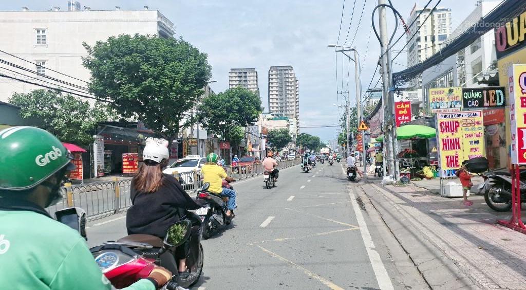 Bán gấp nhà mặt phố Nguyễn Thị Thập, 100m2, giá 22 tỷ. Dòng tiền 70 tr/tháng Bán gấp nhà mặt phố Nguyễn Thị Thập, 100m2, giá 22 tỷ. Dòng tiền 70 tr/tháng