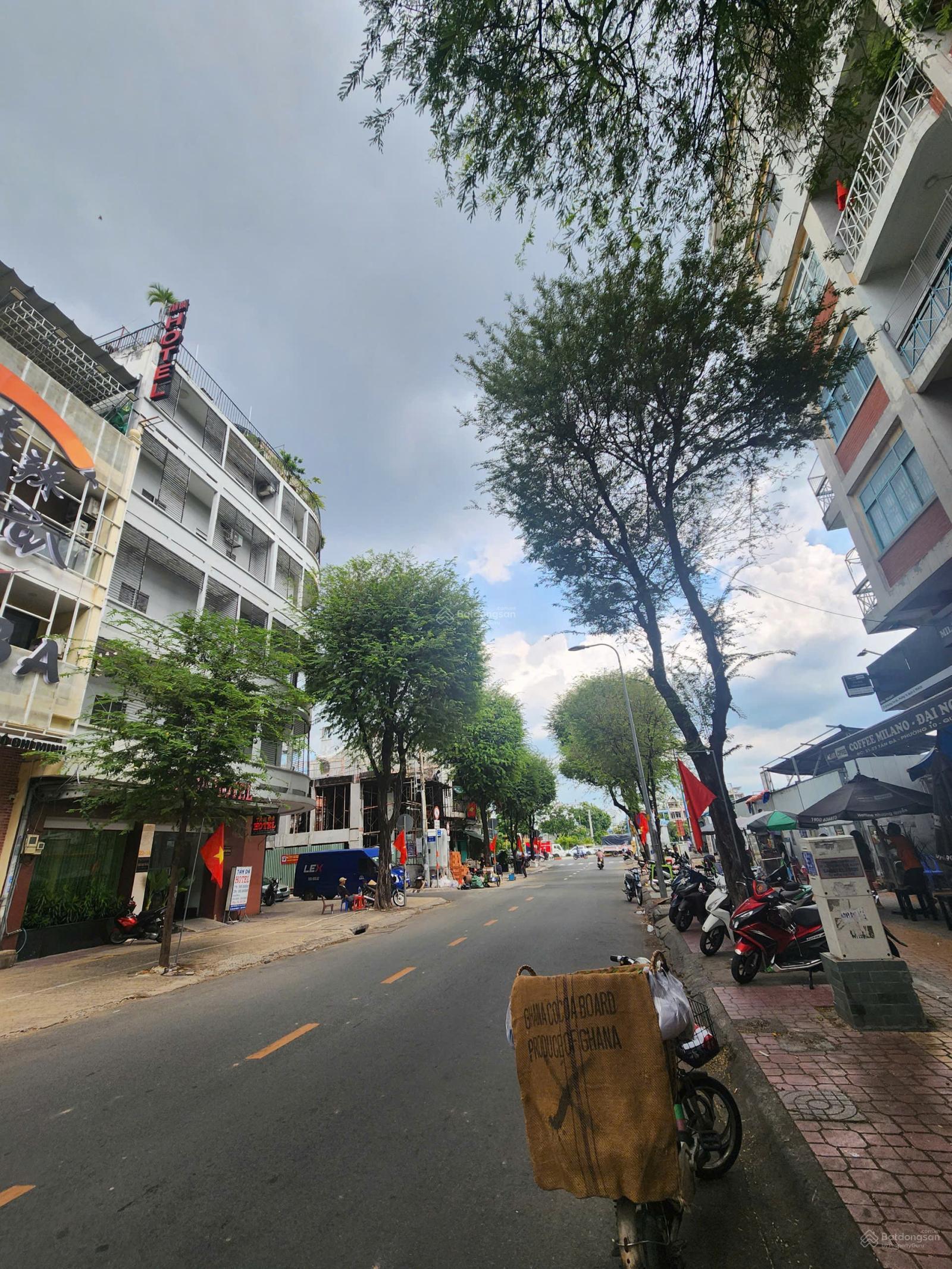 Bán nhà mặt tiền 26-28 Tản Đà, P10, Quận 5 DT: 7m x 18m CN: 120m2 - giá: 59 tỷ