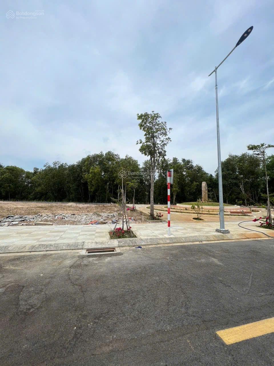 Thanh lý gấp lô đất 195m2 ngang 8m duy nhất ngay chợ Lộc An, Phước Hội, BRVT