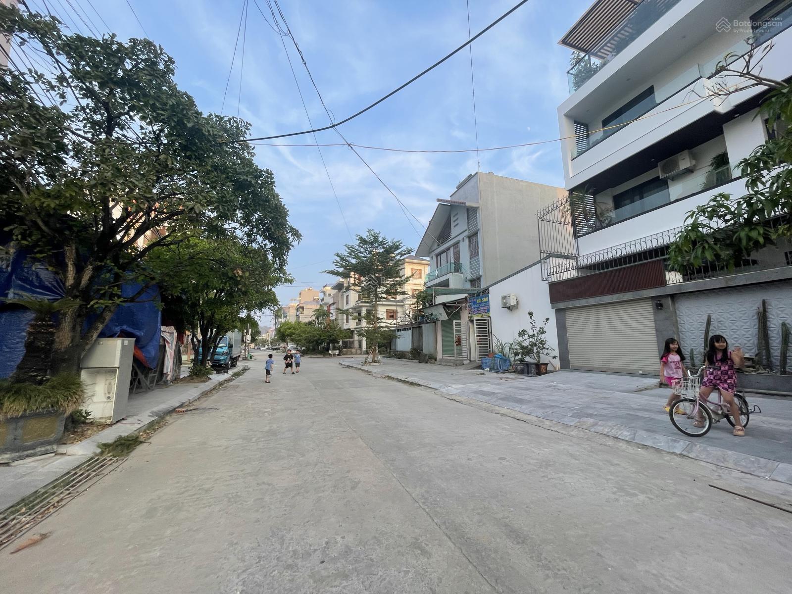 Bán đất biệt thự biển Cột 5 Hạ Long Dt 135,8m2, mt: 9,7m. Sđcc hướng Nam quay biển giá 15 tỷ
