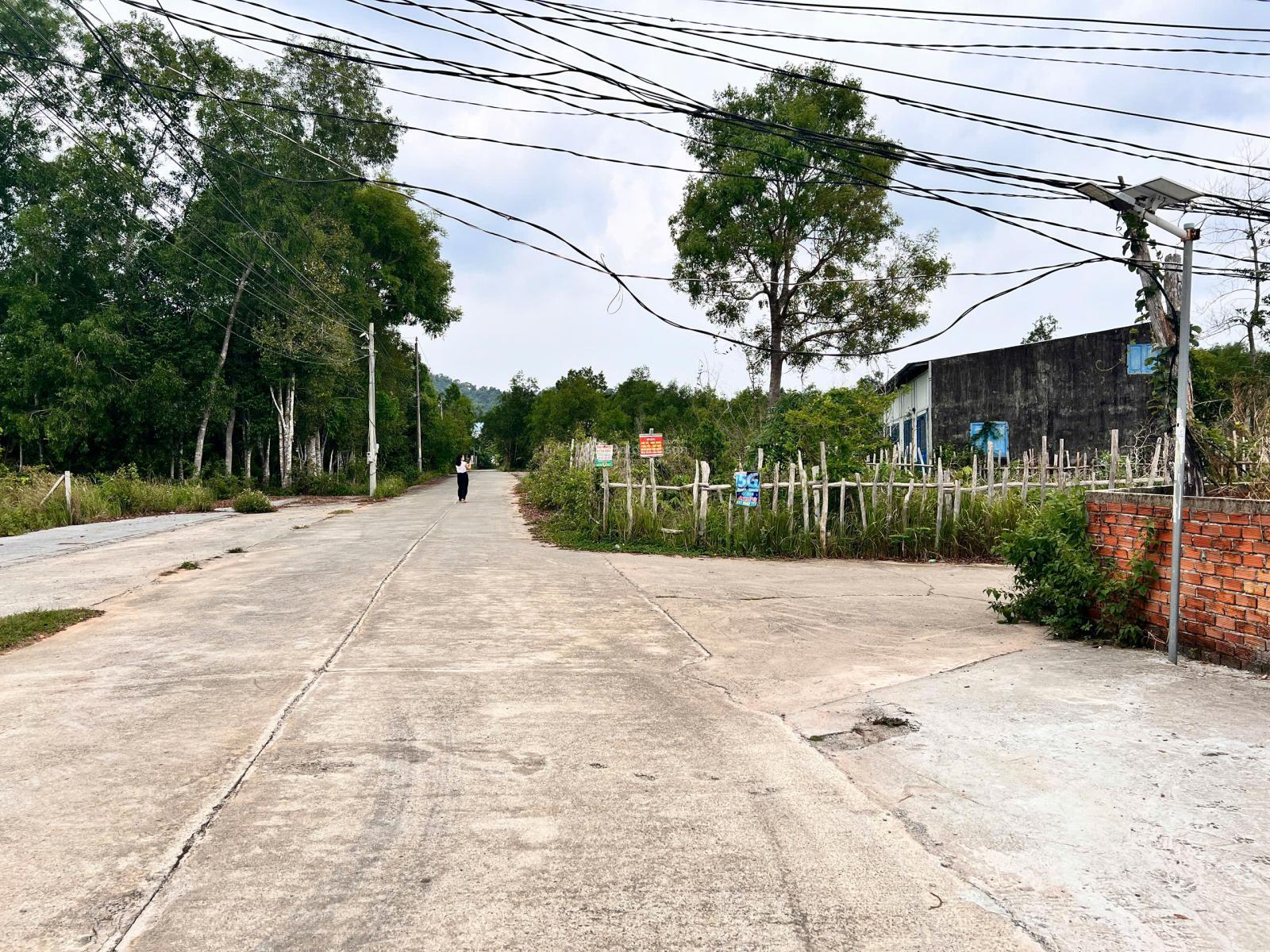 Bán Đất Thổ Cư 120m² Mặt Tiền Đường Trung Đoàn  Giá Tốt Chỉ 2.3 Tỷ