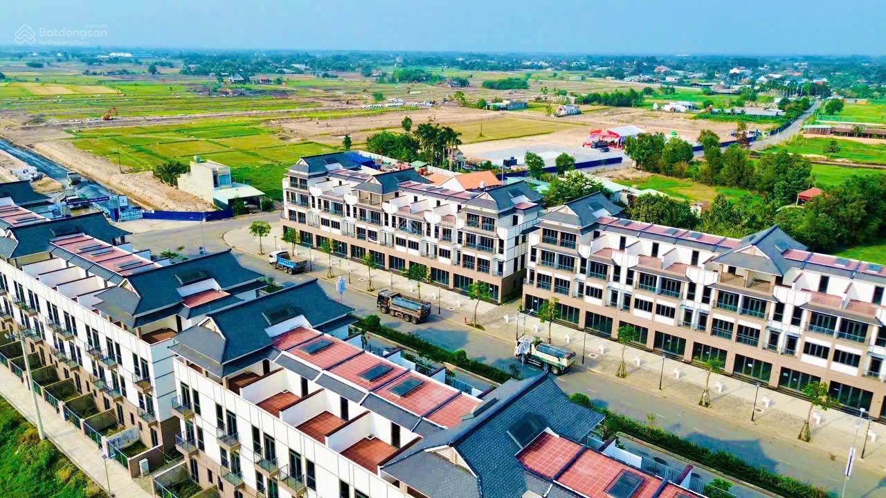 BÁN ĐẤT MẶT TIỀN NGAY VINHOMES HẬU NGHĨA GIÁ CHỈ BẰNG 1/4 VINHOMES