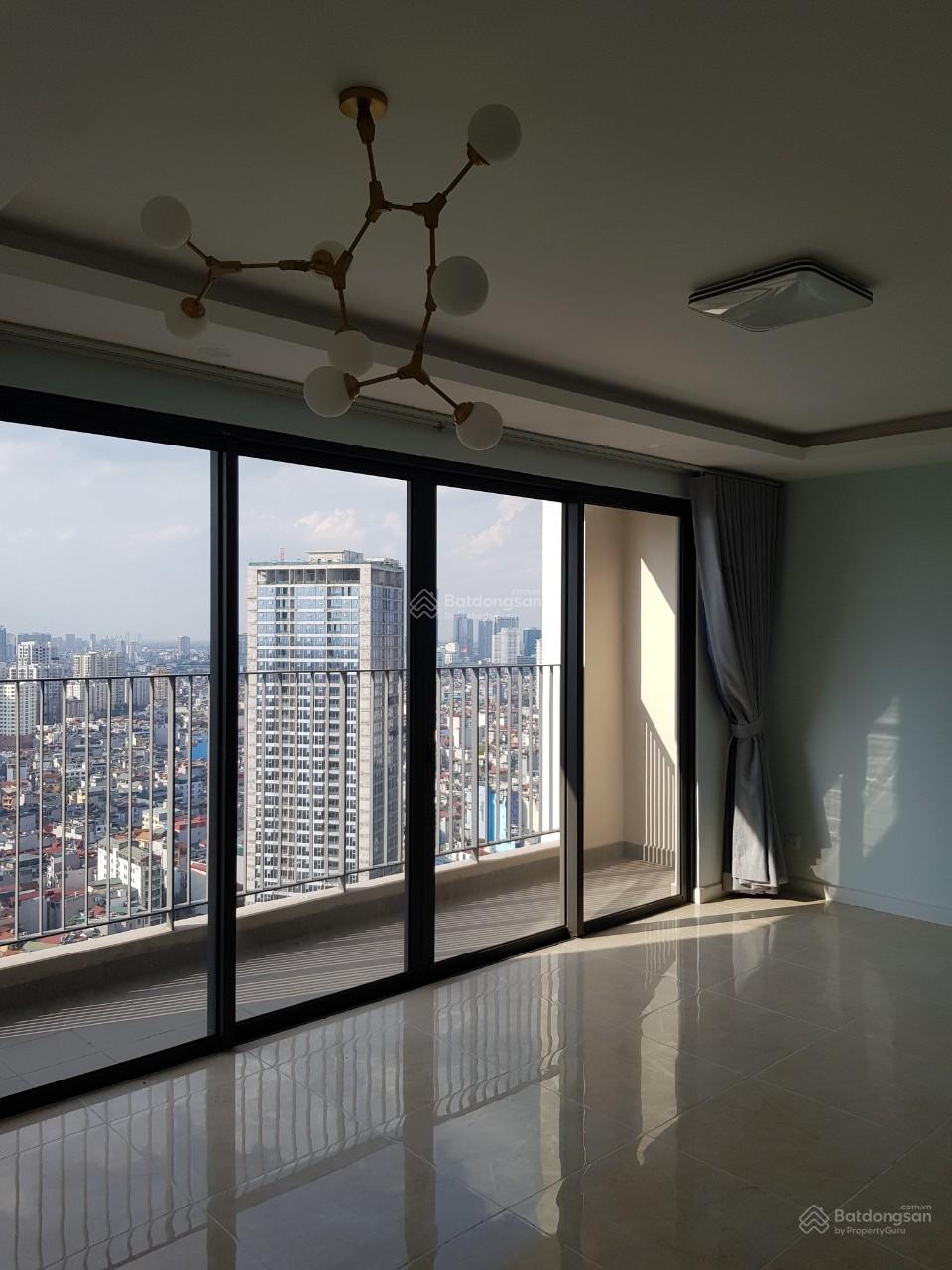 Bán 3 ngủ full đồ đẹp giá 12.8 tỷ ban công Đông Nam D'capitale - Trần Duy Hưng