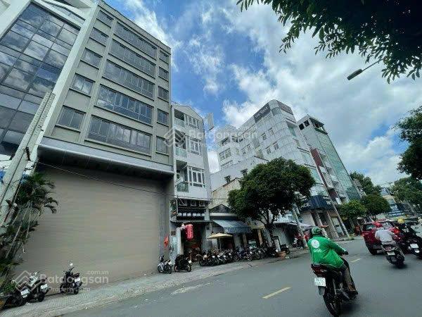 Bán gấp Tòa Nhà đường Lũy Bán Bích Tân Phú 6.5x22m Hầm 7 Tầng HĐT: 160tr/tháng Giá: 35 tỷ